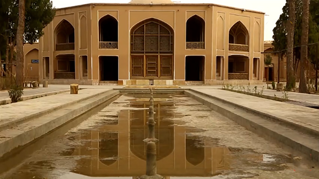 گشتی در باغ دولت آباد یزد
