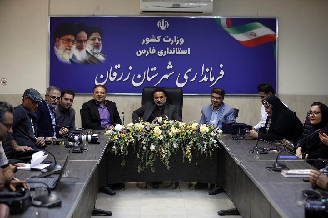 رسانه مانع افتادن سایه مرکز فارس بر زرقان شده است